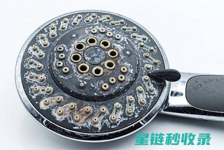 浴室水垢大作战：简单几步让你焕然一新 (浴室 水垢)