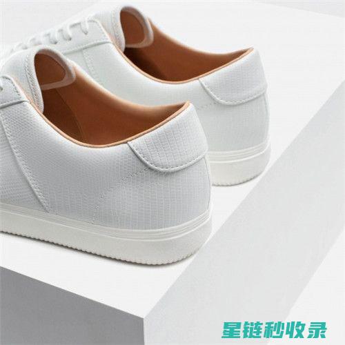 白鞋变黄变旧？这些清洁小窍门可以拯救它们 (白鞋变黄变旧怎么处理)