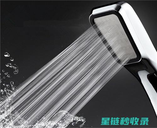 淋浴头水垢堆积？这个清洁步骤不容错过 (淋浴头水垢堆积)