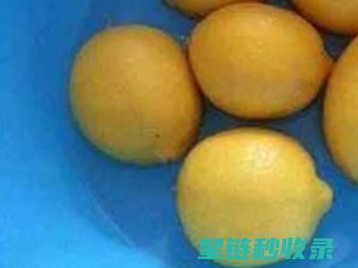 柠檬泡脚：改善睡眠的天然妙方 (柠檬泡脚有什么效果)