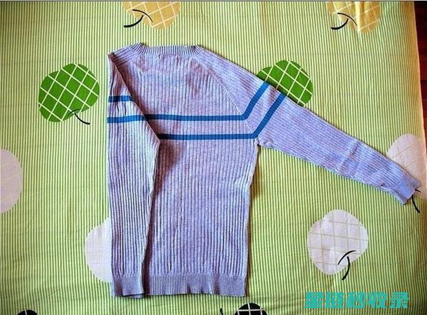 快速叠衣服小窍门：让你的衣物整齐又美观 (快速叠衣服小妙招)